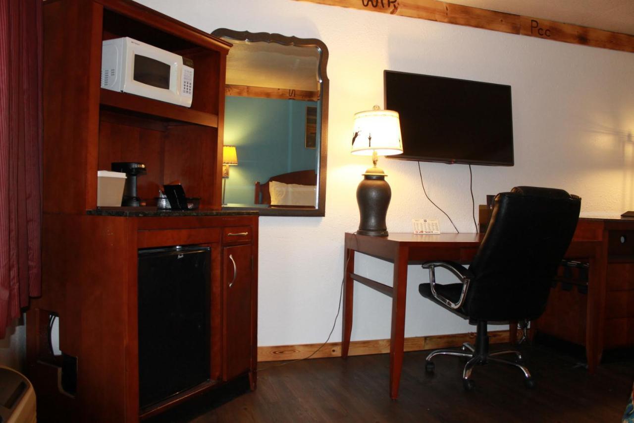 Wyatt Earp Hotel Dodge City